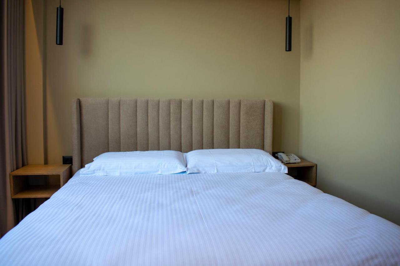 Bocca Hotel Korça Exteriör bild