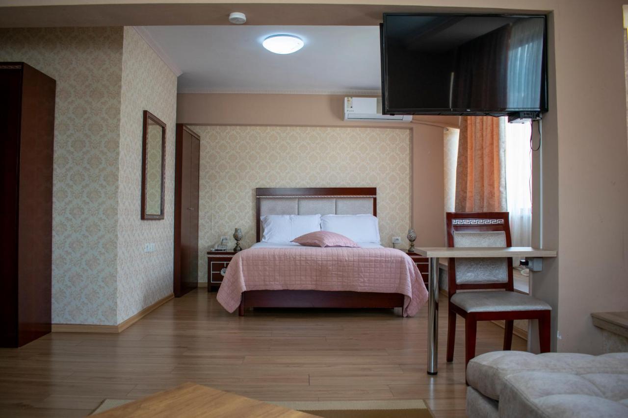 Bocca Hotel Korça Exteriör bild