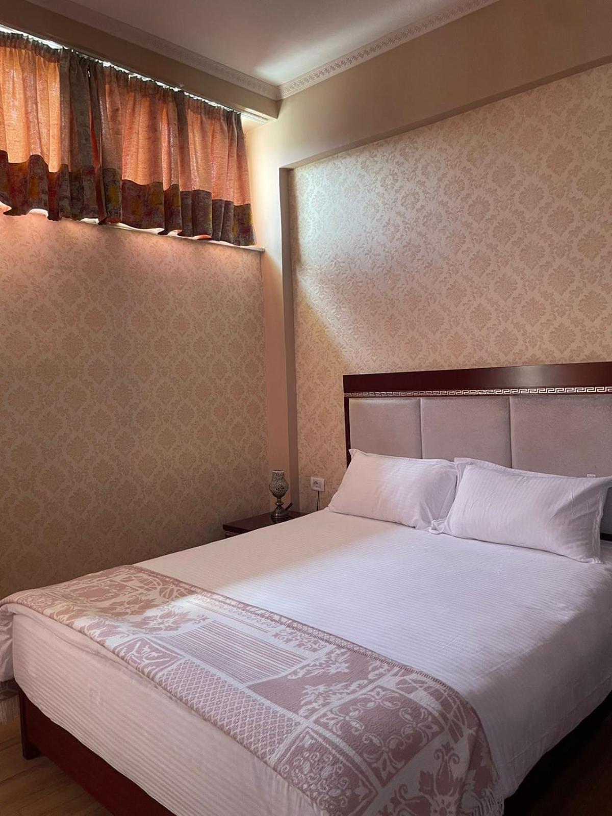 Bocca Hotel Korça Exteriör bild